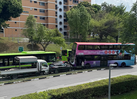 Bus crashes through road divider in Pasir Ris and hits 4 other vehicles, 3 people taken to hospital