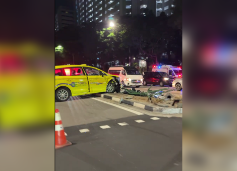 Cabby, 4 passengers injured after taxi self-skidded in Ang Mo Kio 