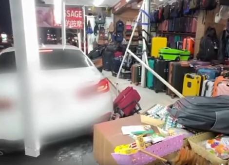 2-year-old boy among 5 tourists seriously injured in Pattaya after woman reverses BMW into crowd 