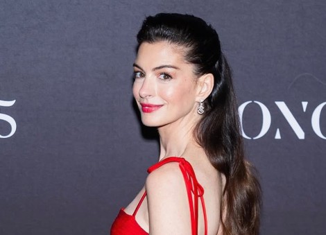 Anne Hathaway says The Devil Wears Prada cast made filming 'one of the most hilarious experiences ever'