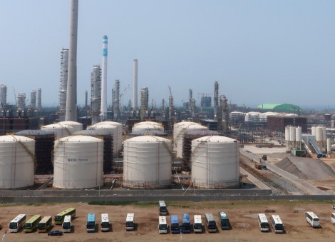 Chinese refiner Hengli, sanctioned by US, restructures Singapore unit, sources say