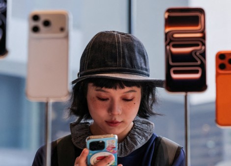 Apple's iPhone shipments in China surge 20% in Q1, data shows