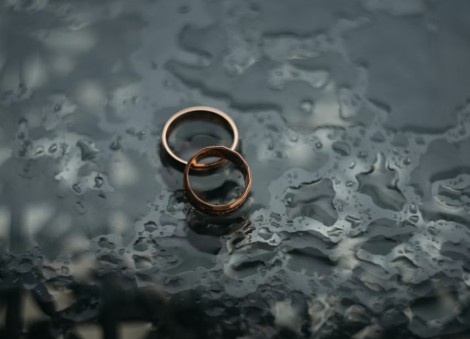 2 months' jail for married Singaporean man who secretly wed domestic helper in Batam