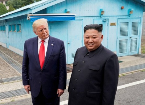 South Korea backs Trump's efforts to resume North Korea talks
