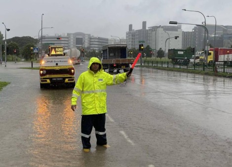 Western region of Singapore hit by flash floods, quick response teams deployed: PUB