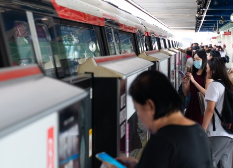 Bus, train services extended on Christmas Eve 