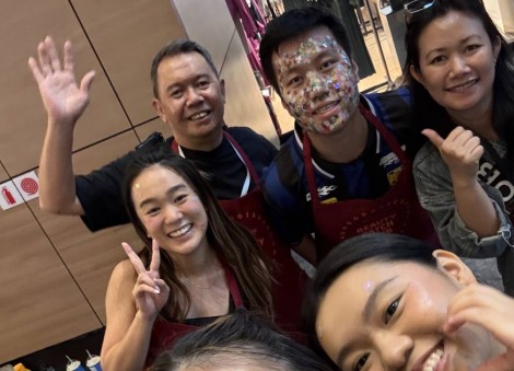 Meet Uncle Leslie: The 62-year-old who became an intern at a beauty brand