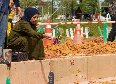 Kallang River drowning: 13-year-old boy who fell into water while fishing laid to rest 