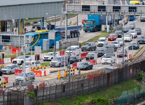 Queue cutting, driving against traffic: 59 motorists caught for offences at Woodlands Checkpoint
