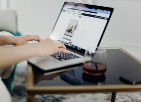 Does social media make us more or less lonely? Depends on how you use it