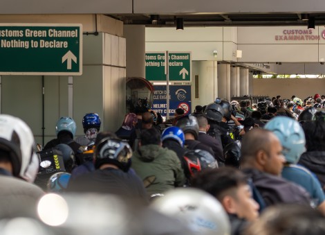 Malaysians who enter Singapore 8 times a month won't qualify for cash assistance: Liew Chin Tong