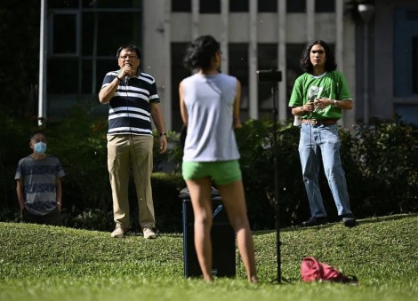 Protest in Speakers' Corner against ousted Sri Lanka president Rajakapsa draws an audience of 1