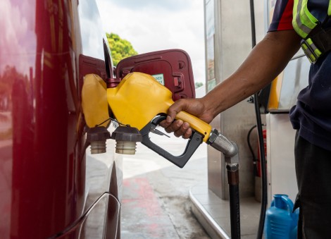 Malaysia tightens action against illegal RON95 fuel purchases by foreign vehicles: What Singapore drivers need to know