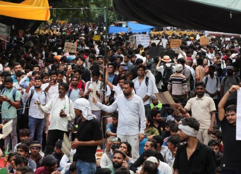 Indian activist ends fast but youth protesters still seek minister's ouster