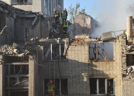 Russian strikes across Ukraine kill 10 and Nato scrambles jets after a missile falls in Poland