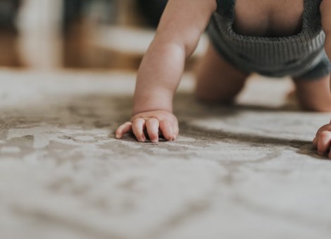 Understanding gross motor skills for babies and toddlers