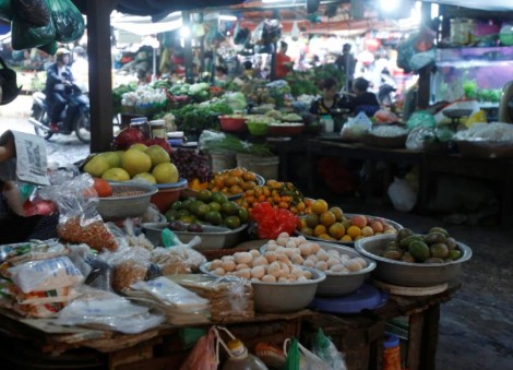 Vietnam inflation accelerates in May, trade deficit widens to record high