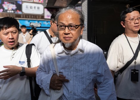 A Hong Kong artist trying to mark the Tiananmen crackdown is quickly stopped by police