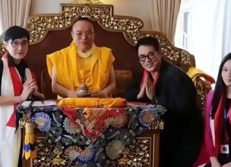 Jet Li and wife Nina Li Chi seen on spiritual retreat in Nepal