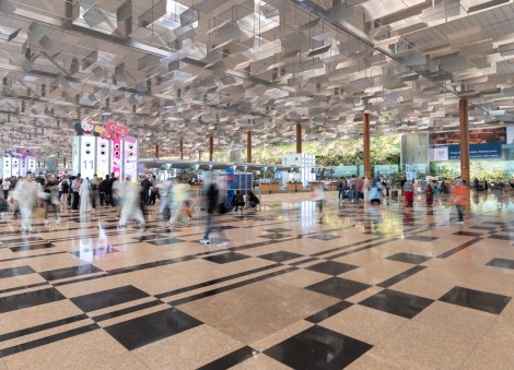 Police recall plane to Changi Airport gate, arrest 3 Chinese nationals over robbery at MBS hotel