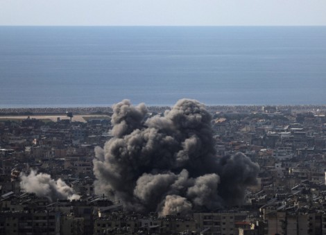 As war spreads, airline pilots contend with drones, missiles - and stress