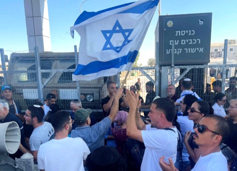 Israel drops charges against soldiers accused of abusing Gaza detainee