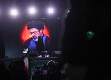 Iran's foreign minister says there is no problem with supreme leader