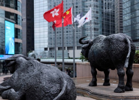 Shares jittery, oil resumes climb as fragile relief rally sours