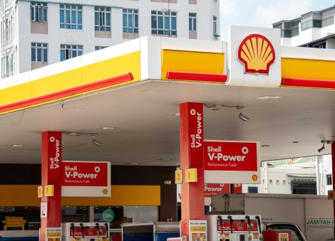 Pump charges fall for first time in nearly 3 weeks as Shell drops petrol price by 5 cents