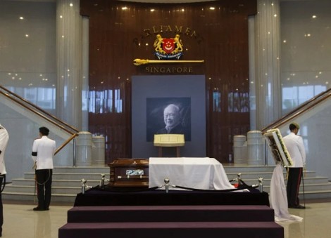 Today in 2015, founder of modern Singapore Lee Kuan Yew passed away