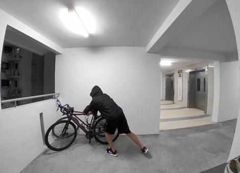 Man caught on CCTV allegedly stealing bicycle worth $1,500 outside Yishun flat