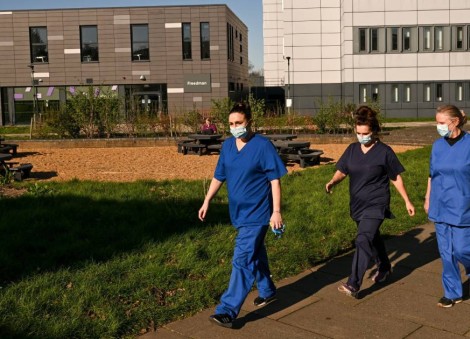 UK races to contain meningitis outbreak in Kent after 2 deaths