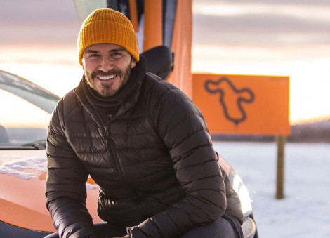 Where did his hair go? David Beckham spotted almost bald