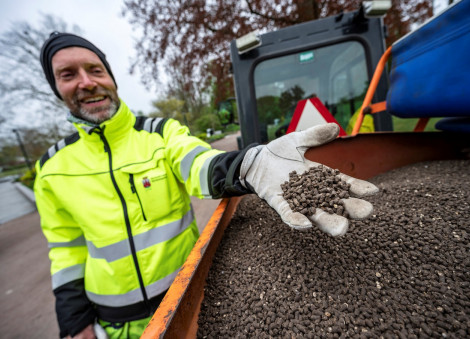 Swedish town uses chicken manure to help stop spread of coronavirus
