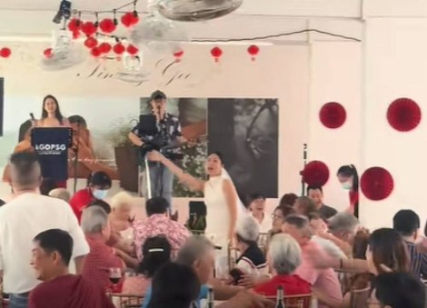 'Full of kampung spirit': Newlyweds go budget-friendly with void deck wedding, win praise