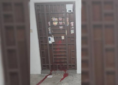 Teen splashes red paint on house door, threatens to burn unit; arrested for loanshark harassment