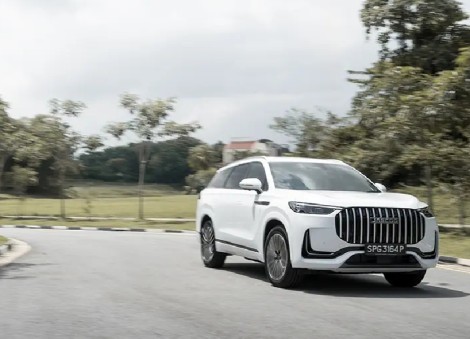Jaecoo 8 combines 7-seater utility with high-level equipment and easy-going driving