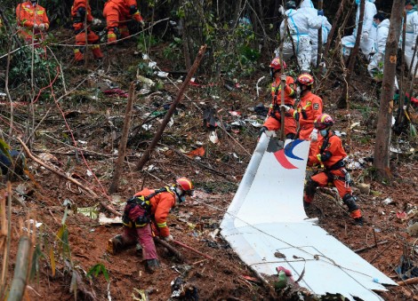 Both engines shut off and cockpit struggle came before 2022 China plane crash, NTSB data suggests