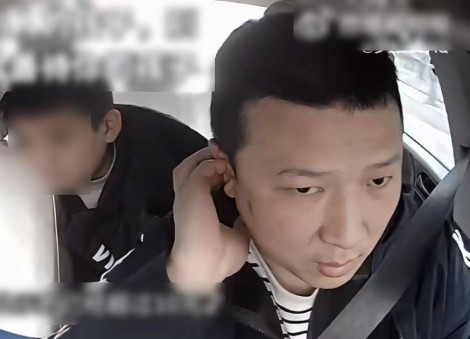 Netizens praise taxi driver in China for charging crying boy $1.88 instead of full metered fare 