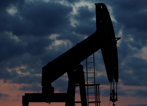 Oil rises as fading hopes of quick end to Iran war reignite supply worries