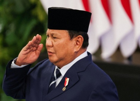 Indonesian authorities using online disinformation campaigns to target critics, Amnesty says