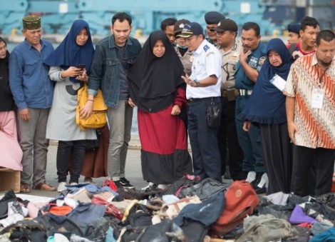 Indonesian police identify first Lion Air crash victim