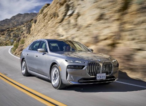 2022 BMW i7 review: Bavarian motors work