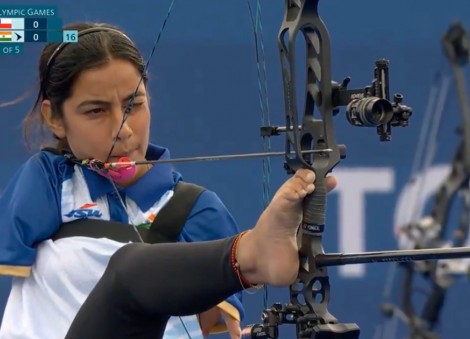 Paralympic archer scores 'incredible' bullseye at Paris Games using just her feet