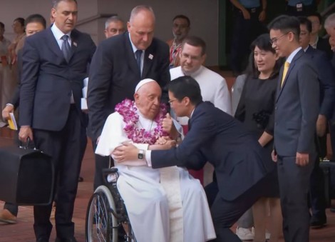 Man has 'longest conversation' with Pope Francis at Catholic JC - what did they talk about?