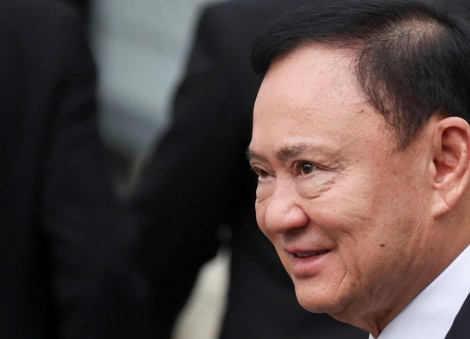 Former Thai PM Thaksin Shinawatra seeks royal pardon, lawyer says