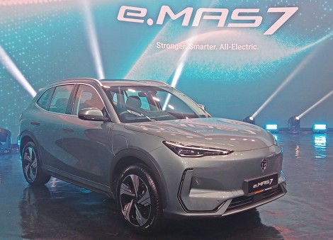 Proton marks its return to Singapore with the launch of the new e.Mas 7