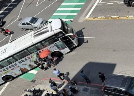 Singaporean tourist hit by bus in Taiwan dies in hospital