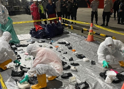 Indonesia rescue agency recovers another victim from capsized ship, authorities say