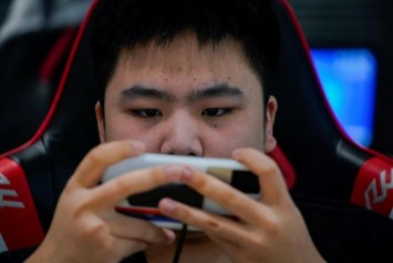 China's broadcasting regulator to ban live streaming of video games without approval